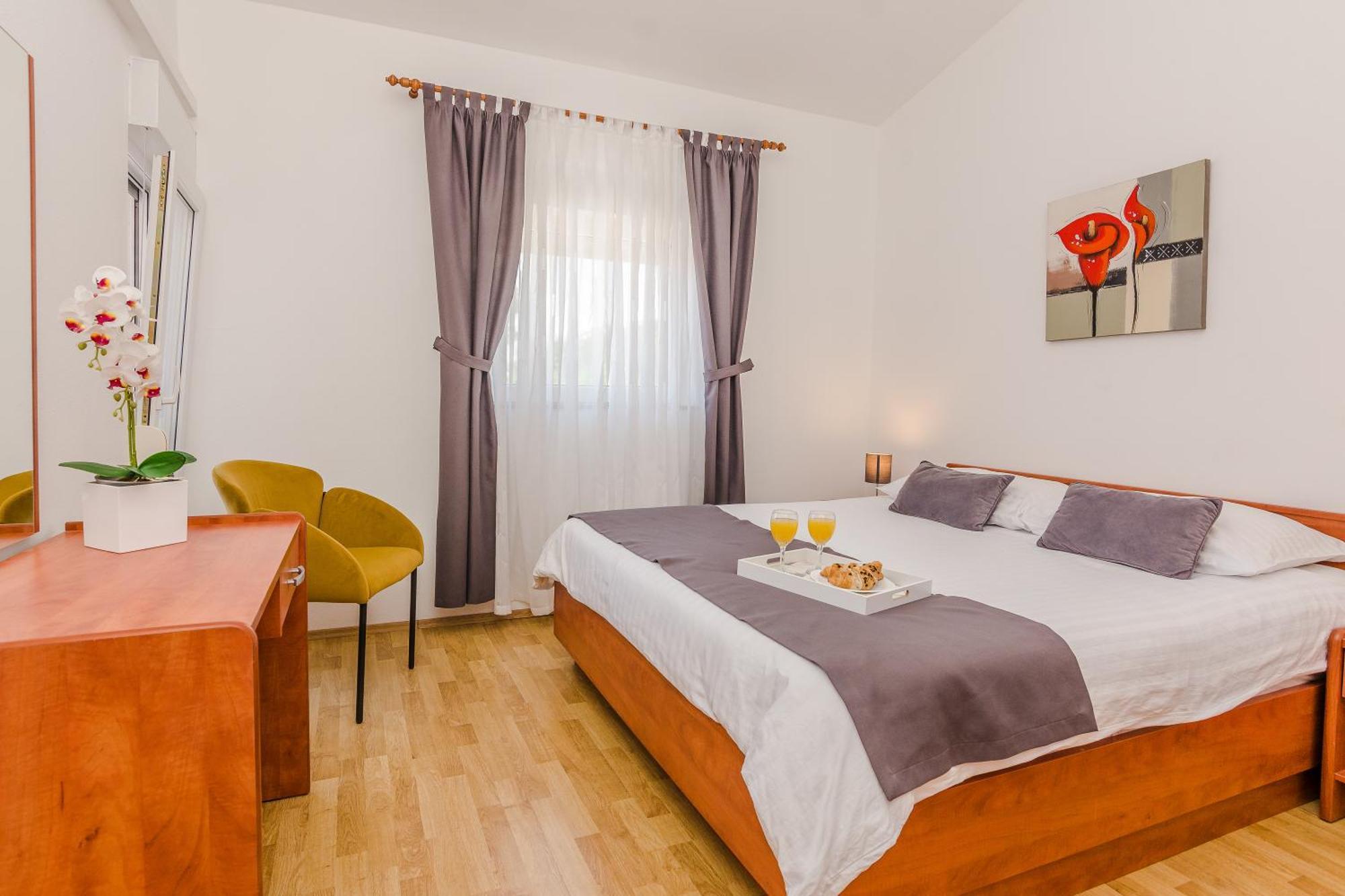 Apartmani Tomeri Стариград-Паклениця Екстер'єр фото